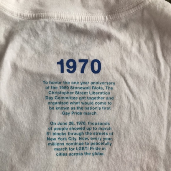 👕 Gap Pride T - Picture 2 of 2